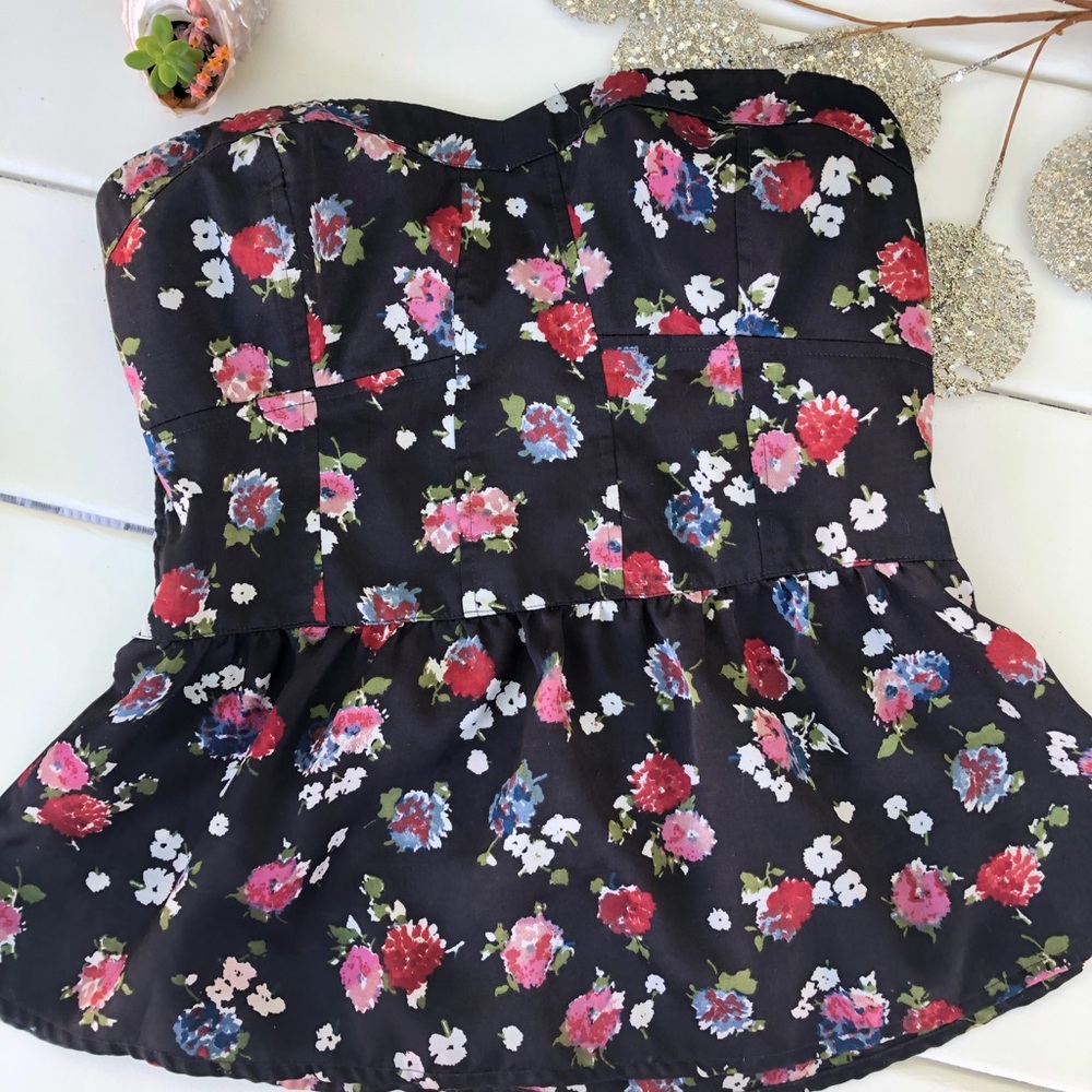 💕 American Eagle Outfitters Strapless Floral Top!